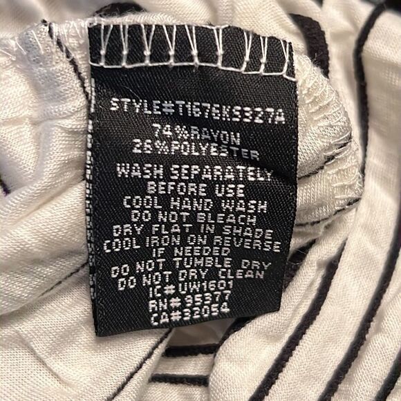 NWT Sanctuary Black and White Stripe Tunic Blouse - Size Medium - Picture 11 of 11